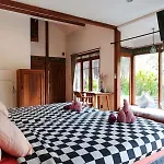 Malathi Wooden House With Pool View