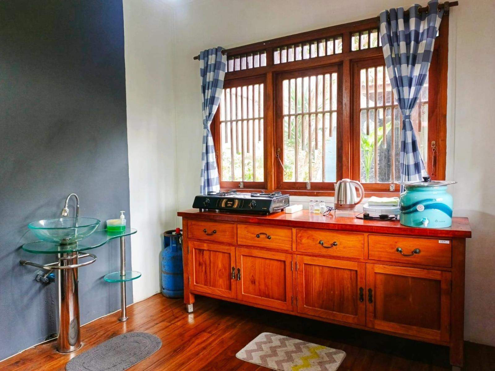 Villa Malathi Wooden House With Pool View