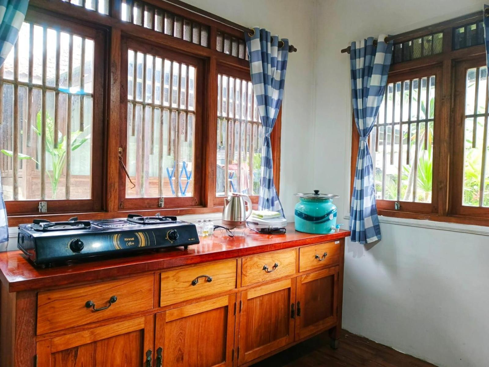 Malathi Wooden House With Pool View Villa *