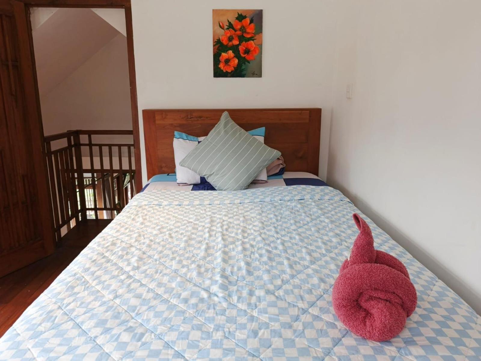 Malathi Wooden House With Pool View Villa
